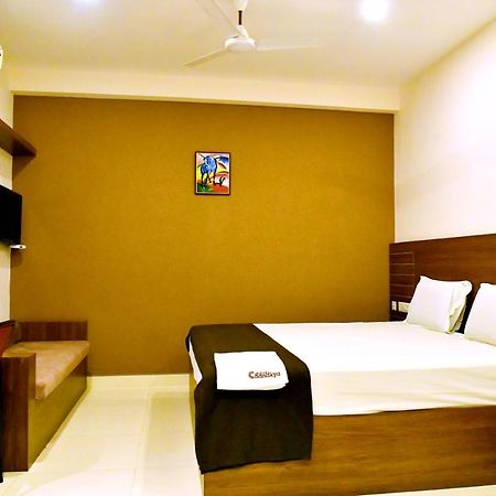 Hotel Chanakya Palakkad Esterno foto