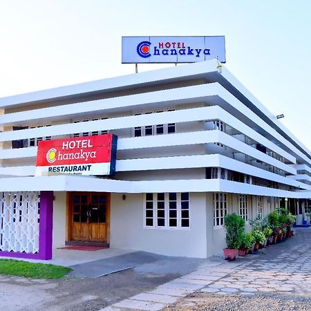 Hotel Chanakya Palakkad Esterno foto