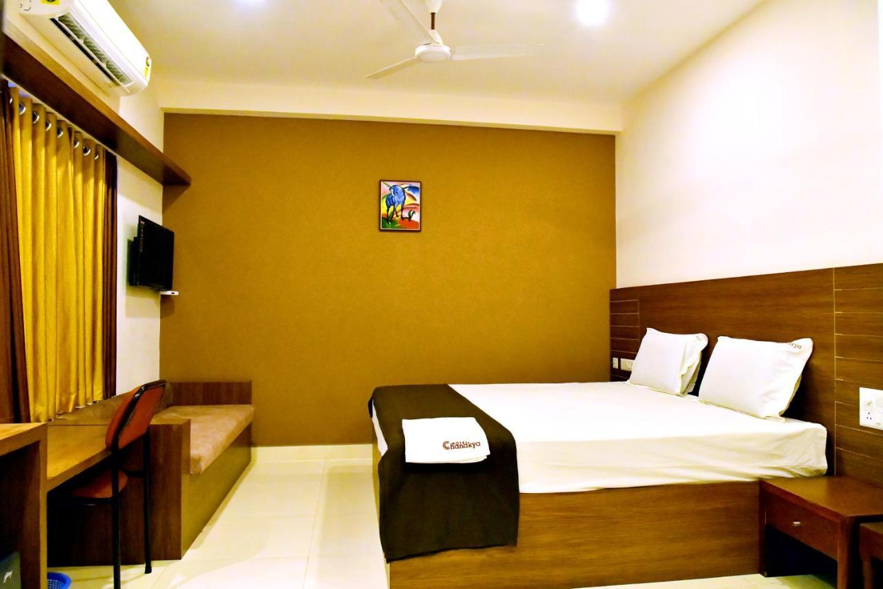Hotel Chanakya Palakkad Esterno foto